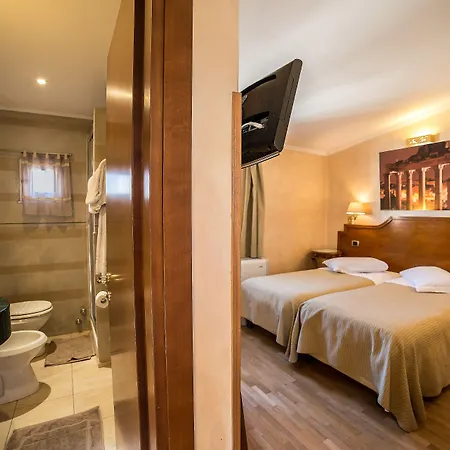 Kent Hotell 3*
